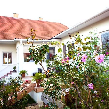 Engels Landhaus Suite Mörbisch am See Eksteriør bilde